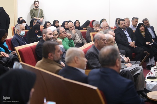 ادبیات مولوی منور از شعشعه قرآن است