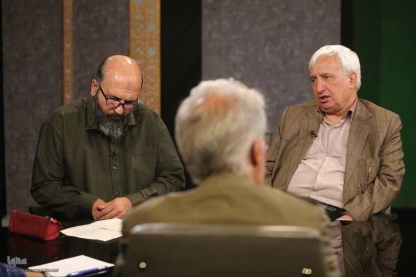 ممیزی به مثابه سد مانع پیشرفت نشر است/ کسی که «ممیزی» را مانع می‌داند ادبیات را نمی‌شناسد + فیلم