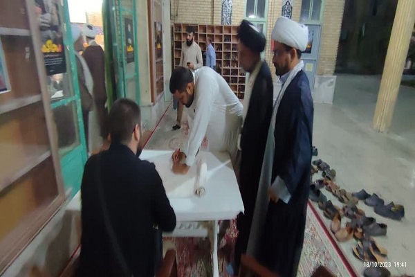 طلاب المصطفی به منظور کمک به مردم غزه طومار امضا کردند طلاب المصطفی به منظور کمک به مردم غزه طومار امضا کردند