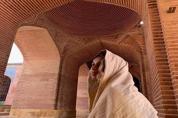 شگفتی جوانان غربی از مفاهیم اخلاقی و علمی قرآن