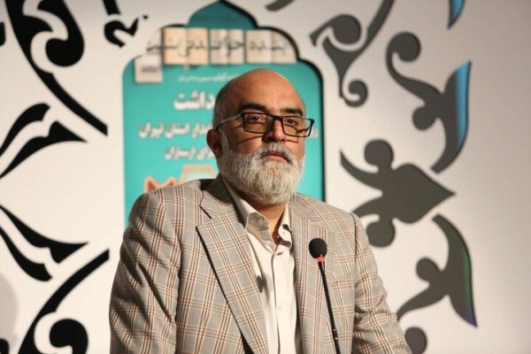 کتابداران جامعه را به سوی انس با کتاب هدایت می‌کنند