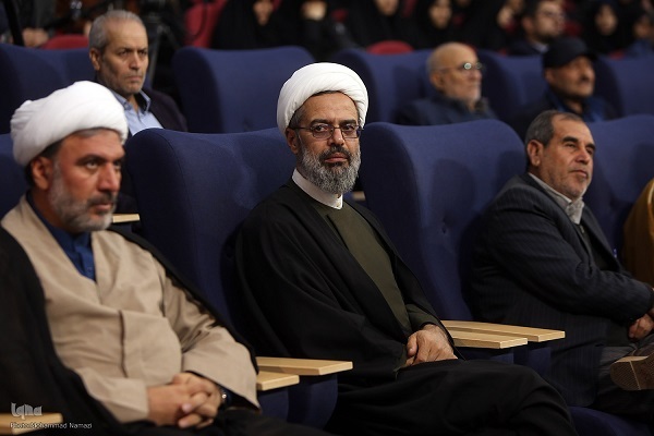 اقامه نماز جماعت  مسابقات با امامت نماینده ولی فقیه در استان