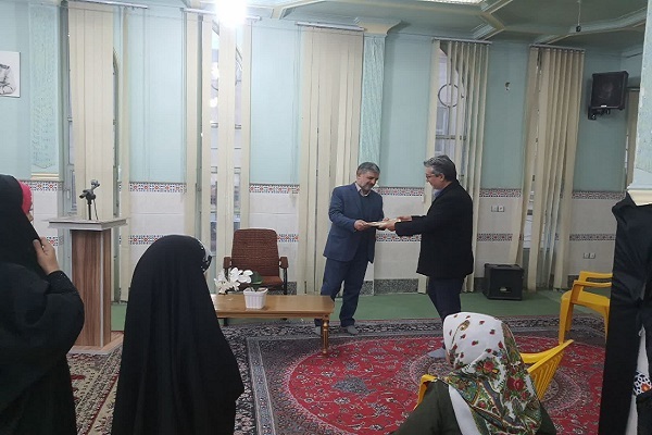 اعطای گواهینامه حفظ عمومی به حافظان مهدقرآن مهدیشهر اعطای گواهینامه حفظ عمومی به حافظان مهدقرآن مهدیشهر