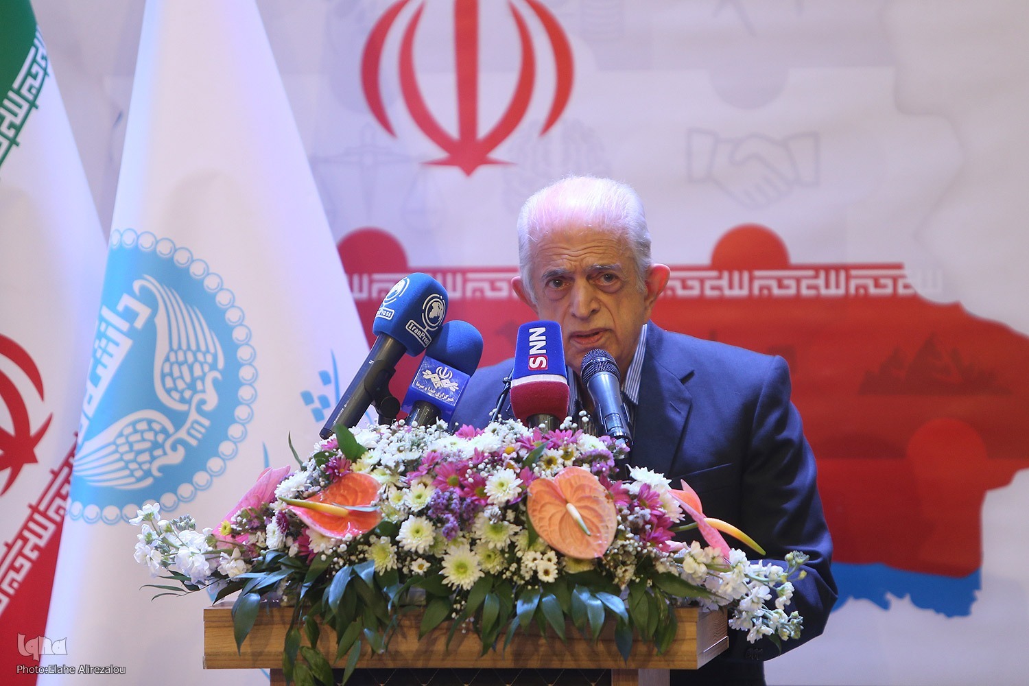 ارسالی////پورعزت: سرزمین عرصه هنرنمایی حکمرانان است/ الوانی: حکمرانی یعنی توزیع قدرت، نه تراکم قدرت