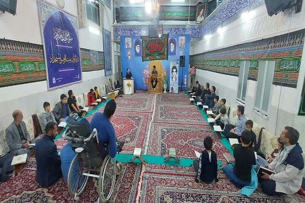 آشنایی با فنون تلاوت قرآن در دارالقرآن بیت‌الزهرا(س) شیخداد یزد
