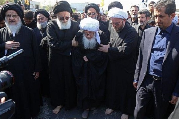 پیاده‌روی آیت‌الله وحید خراسانی