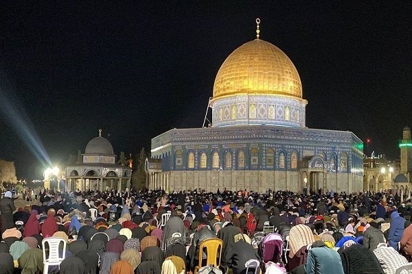 حضور ۱۲۵ هزار فلسطینی در نماز جمعه مسجدالاقصی