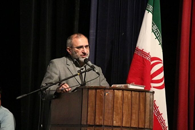 تار‌و‌پود فضای فرهنگی کشور با قرآن مأنوس نیست