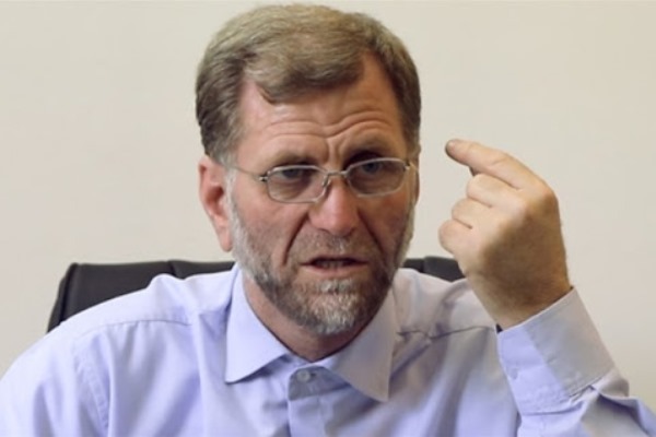 مرتضی عزتی، اقتصاددان