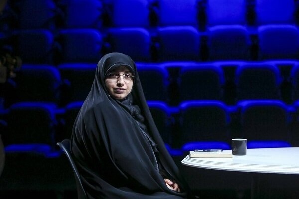 چیستی رسالت ادبیات مقاومت در تجلی معارف عملیات «وعده صادق» / جریان‌سازی ادبیات پایداری بر پایه شور نه شعار +صوت