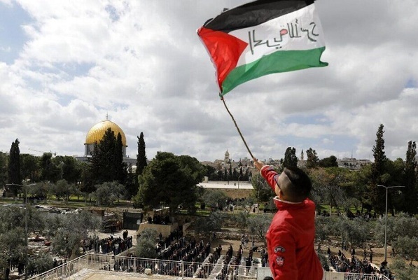چیستی رسالت ادبیات مقاومت در تجلی معارف عملیات «وعده صادق» / جریان‌سازی ادبیات پایداری بر پایه شور نه شعار +صوت