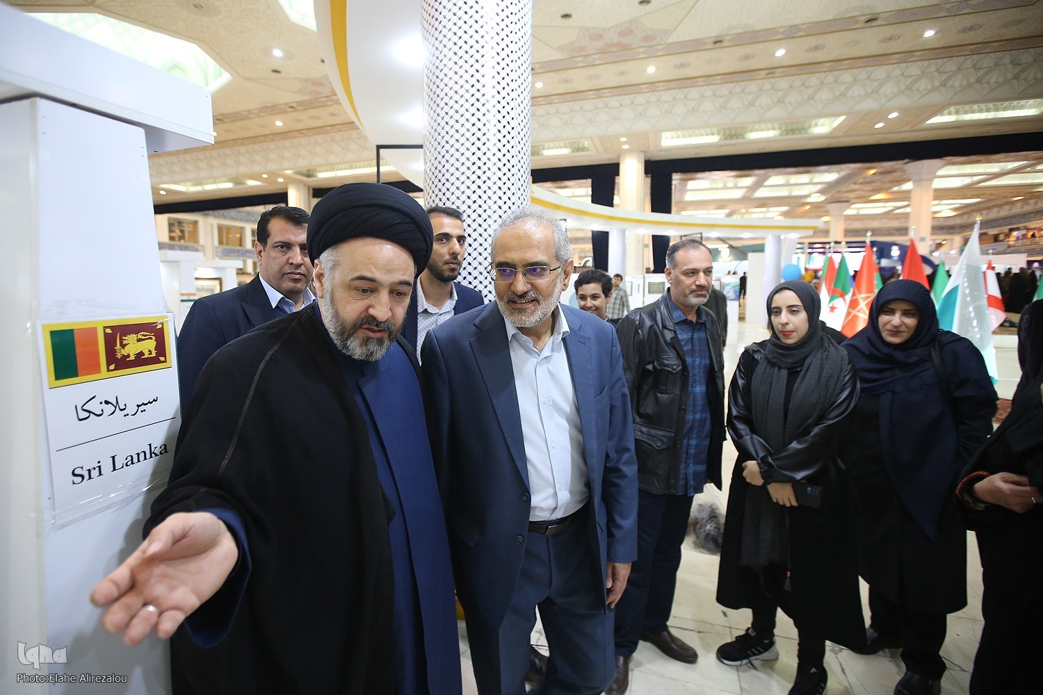 حضور نمایندگان ۲۵ کشور در نمایشگاه بینالمللی قرآن حضور نمایندگان ۲۵ کشور در نمایشگاه بینالمللی قرآن