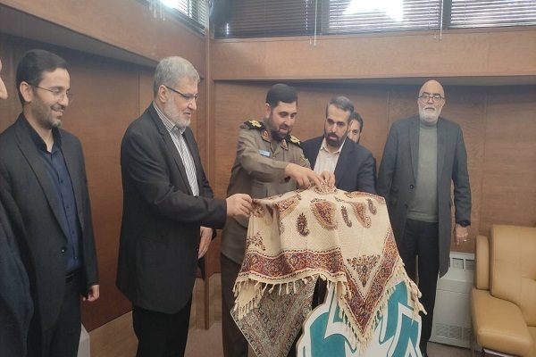 انتشار برای روز جمعه//// از پیچیدن عصر سردار دل‌ها در باغ ادب تا نگاه قرآنی حکمت ایرانی