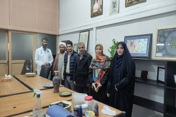 برپایی کارگاه و نمایشگاه هنرهای قرآنی در بیمارستان امام خمینی (ره) برپایی کارگاه و نمایشگاه هنرهای قرآنی در بیمارستان امام خمینی (ره)