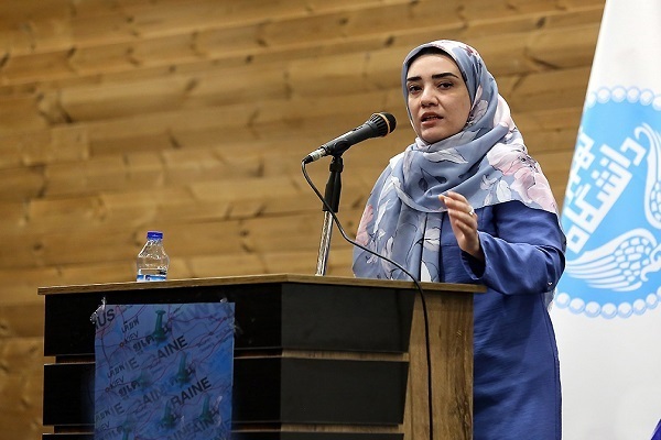 ثمانه اکوان، کارشناس روابط بینالملل و پژوهشگر حوزه آمریکا ثمانه اکوان، کارشناس روابط بینالملل و پژوهشگر حوزه آمریکا