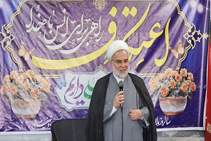 حضور ۲۲۰ دانش‌آموز دختر دهه نودی در مراسم اعتکاف بیجار