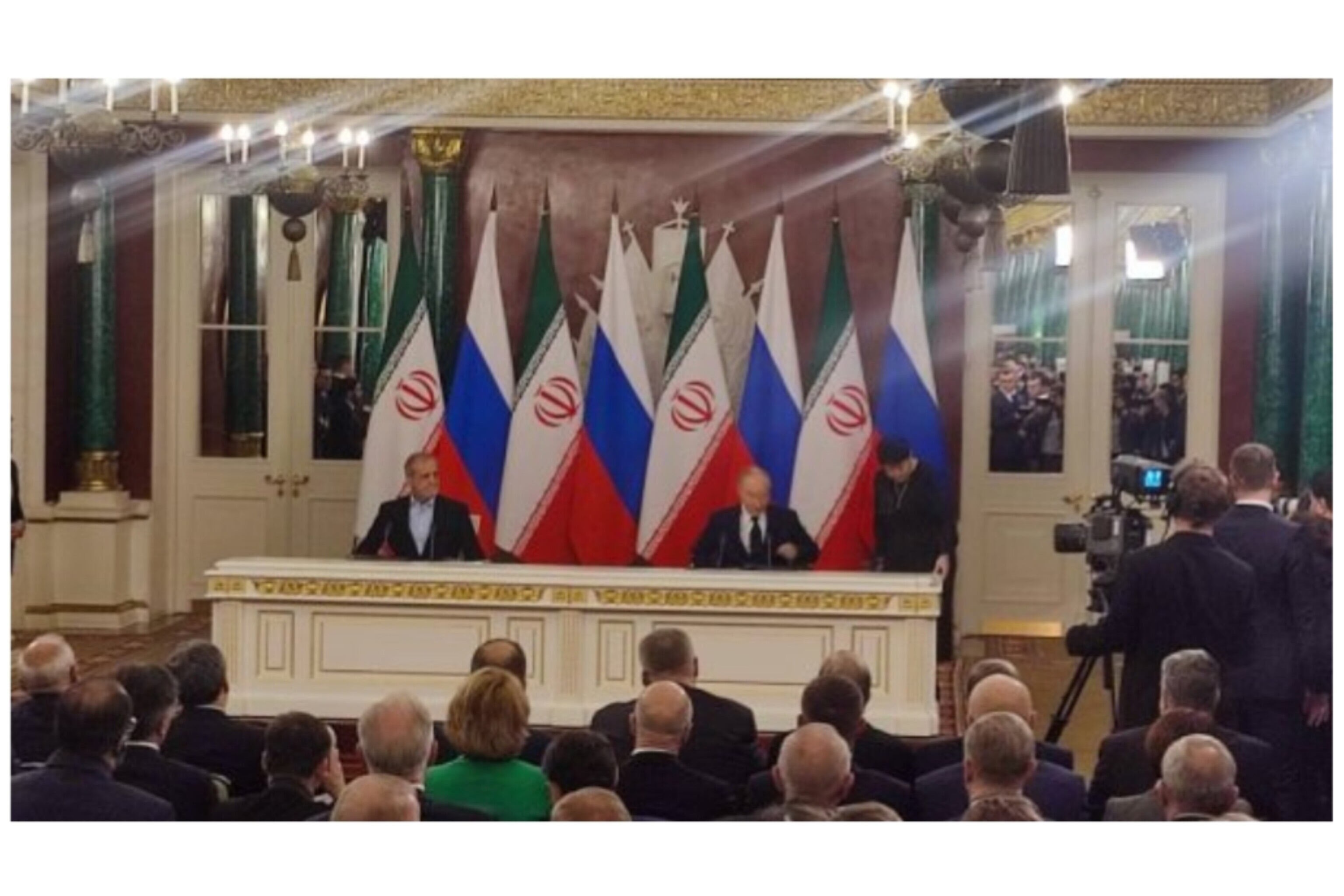 امضای توافقنامه جامع راهبردی توسط روسای جمهور ایران و روسیه امضای توافقنامه جامع راهبردی توسط روسای جمهور ایران و روسیه