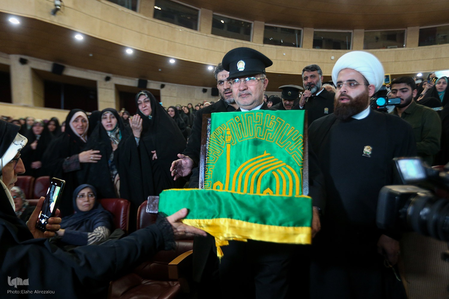 همایش بانوان قرآن‌پژوه به پایان‌نامه‌های قرآنی بانوان توجه بیشتری کند + فیلم