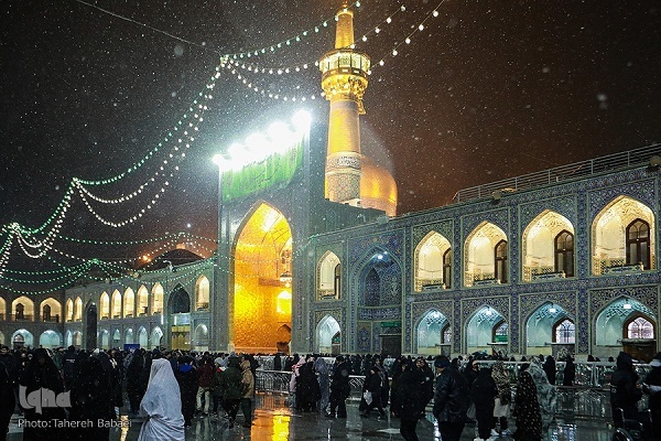 درخشش آیات قرآن در بارش برف درخشش آیات قرآن در بارش برف