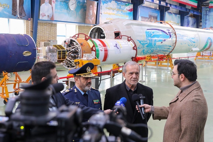 پزشکیان در جریان بازدید از جدیدترین دستاوردهای وزارت دفاع