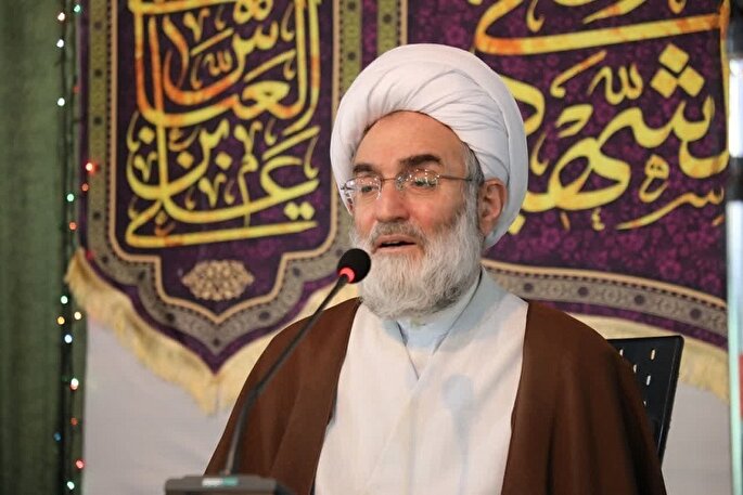 پاسداران مدافعان حریم اسلام و انقلاب هستند