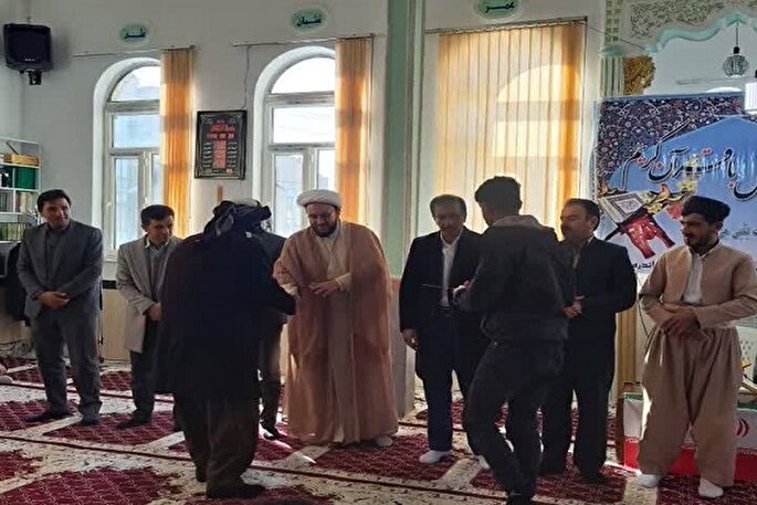 دومین محفل انس با قرآن در دیواندره برگزار شد + عکس