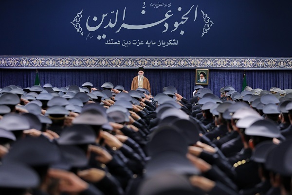 مذاکره با آمریکا عاقلانه و شرافتمندانه نیست مذاکره با آمریکا عاقلانه و شرافتمندانه نیست