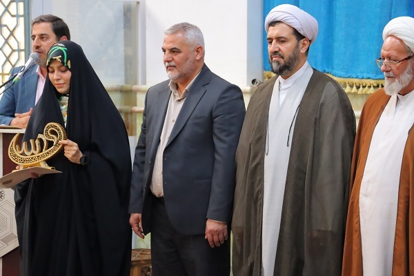 منادی چهل دوم و تجلیل از نخبهٔ قرآنی اسلامشهر + عکس منادی چهل دوم و تجلیل از نخبهٔ قرآنی اسلامشهر + عکس