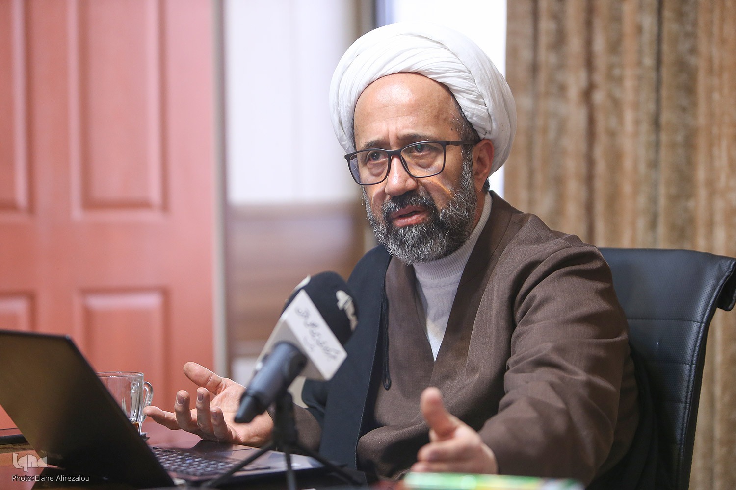 تسنیم، تفسیری زنده که پاسخگوی نیازهای روز بشر است +‌ فیلم