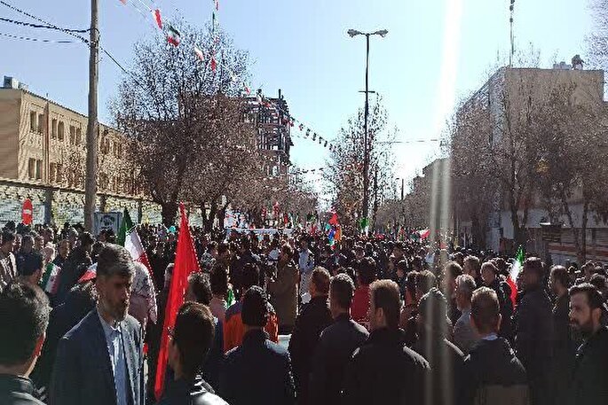 آغاز راهپیمایی ۲۲ بهمن در شهرکرد