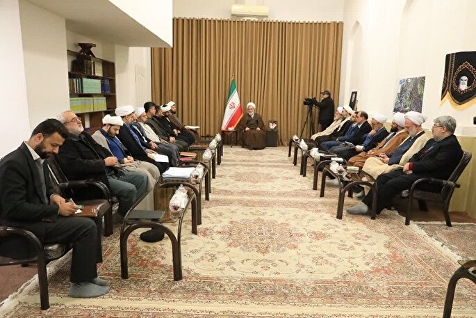 جامعه‌ آشنا با فرهنگ قرآنی از انحرافات مصون است