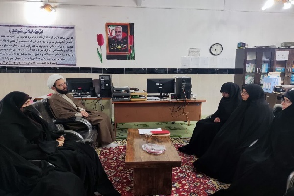 بانوان طلبه با تمام توان در مقابله با جنگ نرم دشمن تلاش کنند