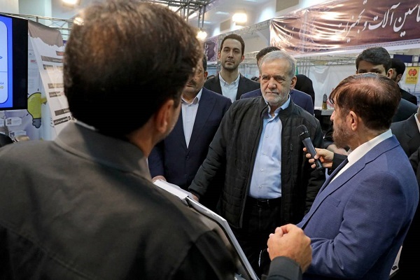 بازدید رئیسجمهور از نمایشگاه «پیشگامان پیشرفت» بازدید رئیسجمهور از نمایشگاه «پیشگامان پیشرفت»
