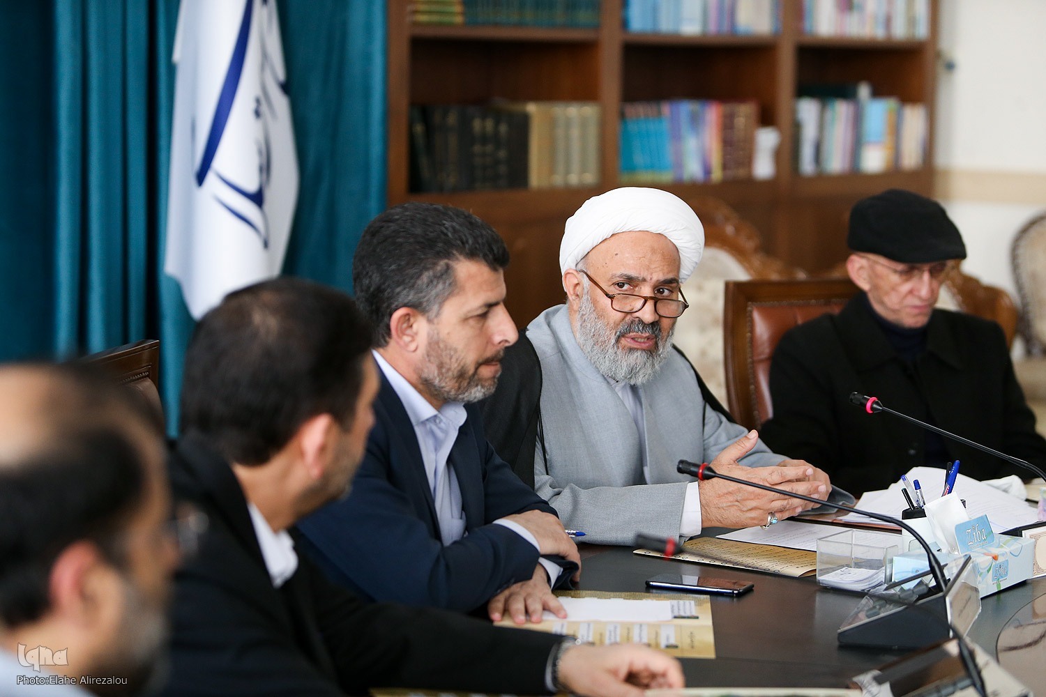 نخستین جلسه فراکسیون شعائر اسلامی، قرآن و زیارت مجلس برگزار شد