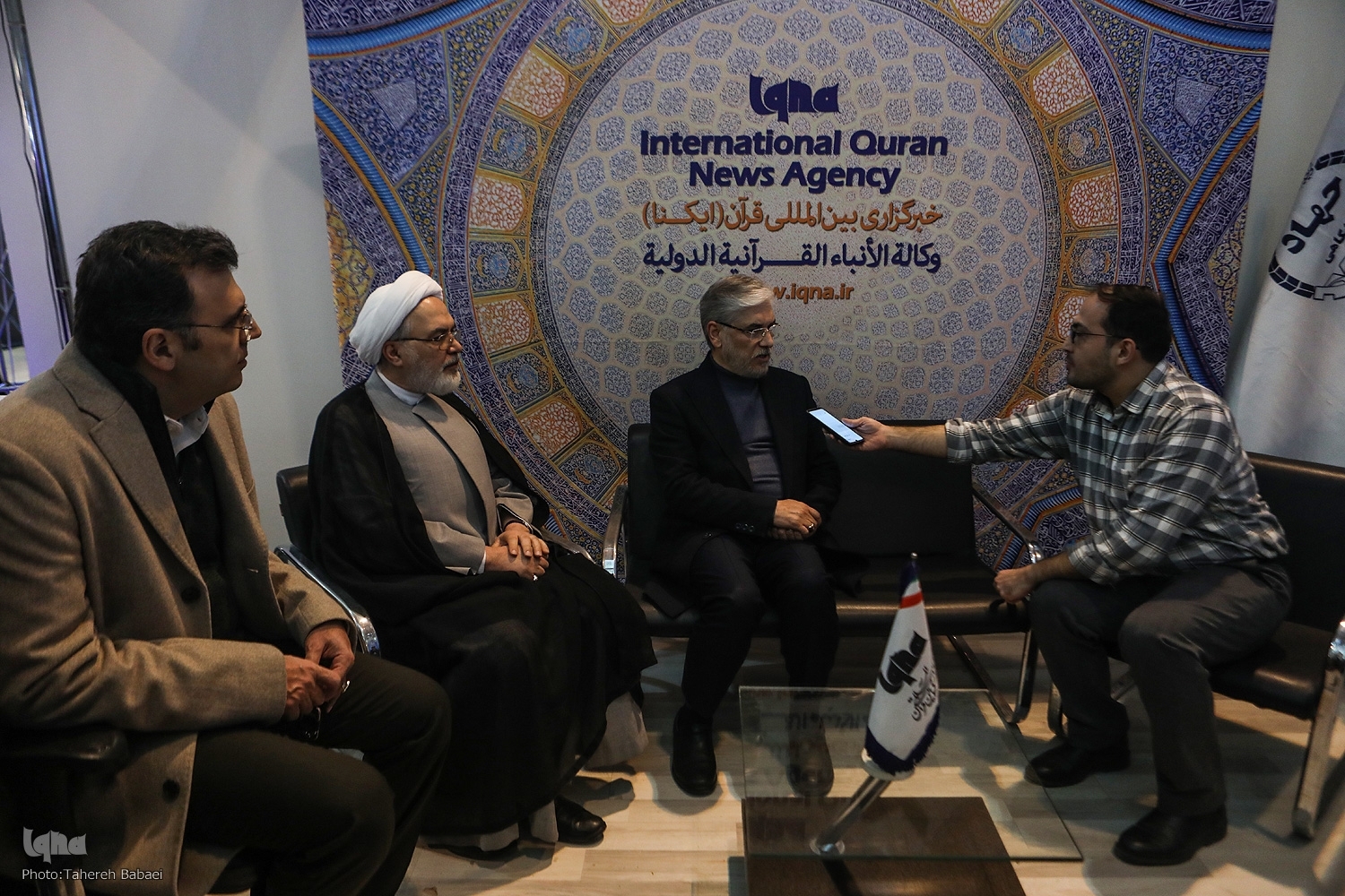 وزیر علوم از غرفه ایکنا در نمایشگاه بین‌المللی قرآن بازدید کرد