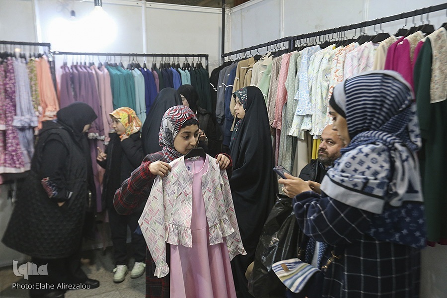 تنوع در رنگ و طراحی؛ مشخصه بزرگ‌ترین نمایشگاه عفاف و حجاب ایران