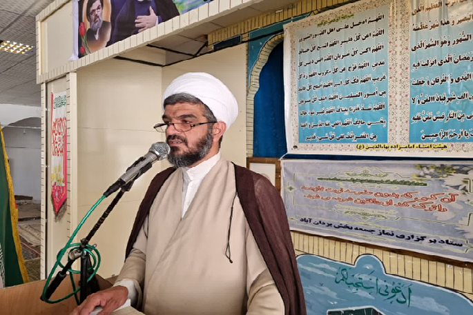 خدمت به بندگان خدا را فراموش نکنیم