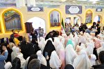 عکس| حضور پرشور دختران روزه اولی در غرفه حرم مطهر بانوی کرامت در نمایشگاه قرآن