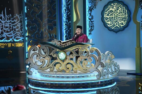 رقابت پنج قاری در چهاردهمین دوره جایزه تلاوت «العمید» در عراق +  عکس