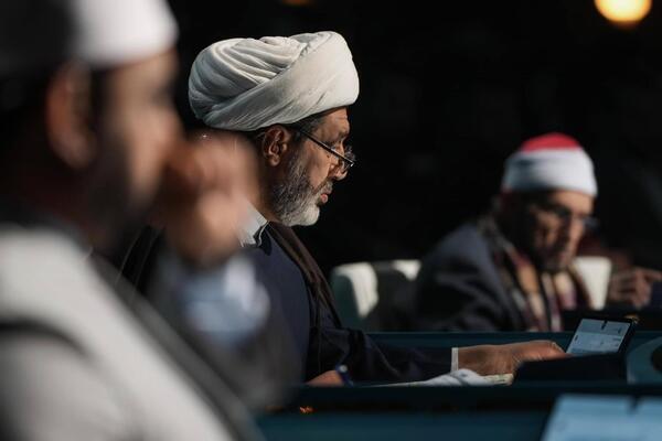 رقابت پنج قاری در چهاردهمین دوره جایزه تلاوت «العمید» در عراق +  عکس