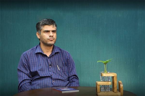 محمدحسین قربانی زواره، مدرس دانشگاه و پژوهشگر حوزه جنگ شناختی و هیبریدی محمدحسین قربانی زواره، مدرس دانشگاه و پژوهشگر حوزه جنگ شناختی و هیبریدی