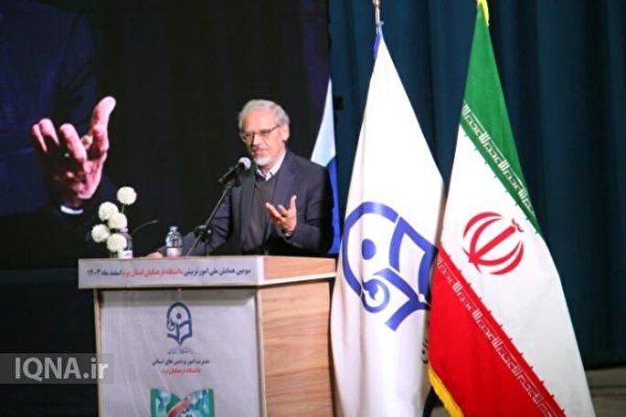 سازگاری تربیت با عمل/ روش مواجهه با نسل جدید را فراگیریم