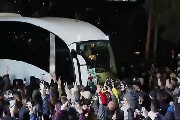 استقبال از آزادی ده‌ها اسیر فلسطینی در غزه + فیلم