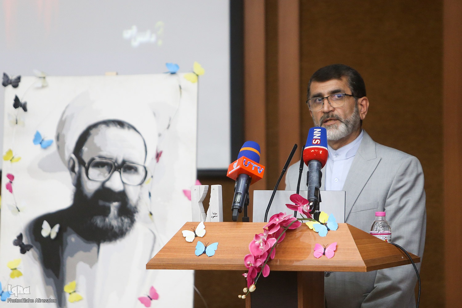 محمود واعظی