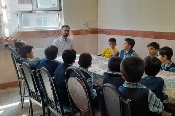 دانش‌آموزان برگزیده مسابقات فرازخوانی و حفظ 20 سوره تقدیر شدند