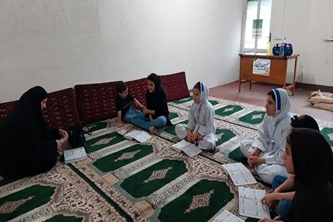 معلمی قرآن قدم گذاشتن در مسیر آیات وحی است