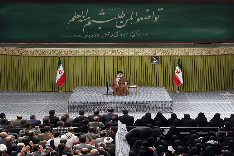 دیدار جمعی از معلمان با رهبر انقلاب