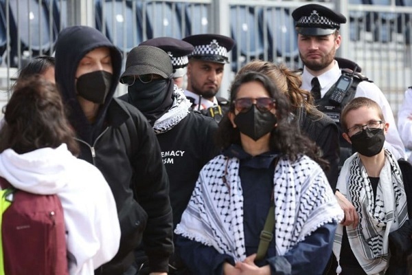 درخواست کارگران انگلیسی برای ممنوعیت صادرات سلاح به اسرائیل + عکس درخواست کارگران انگلیسی برای ممنوعیت صادرات سلاح به اسرائیل + عکس