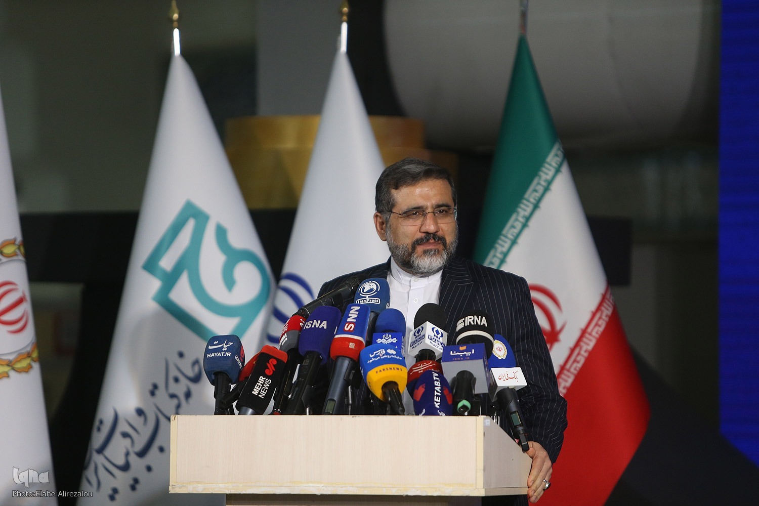 رونق کتاب، کتابخانه و کتابخوانی ضامن تمدن پیشرفت است