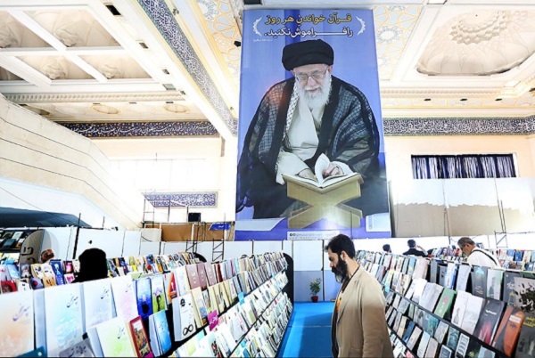 «ترویج علم» و «توسعه اندیشه»؛ دو بال پرواز جهاد دانشگاهی به سمت قله افتخار «ترویج علم» و «توسعه اندیشه»؛ دو بال پرواز جهاد دانشگاهی به سمت قله افتخار